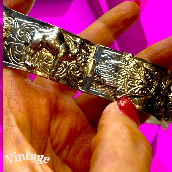 Vintage Hamsa Silver Camel Motif Bracelet - Picture 7 of 15